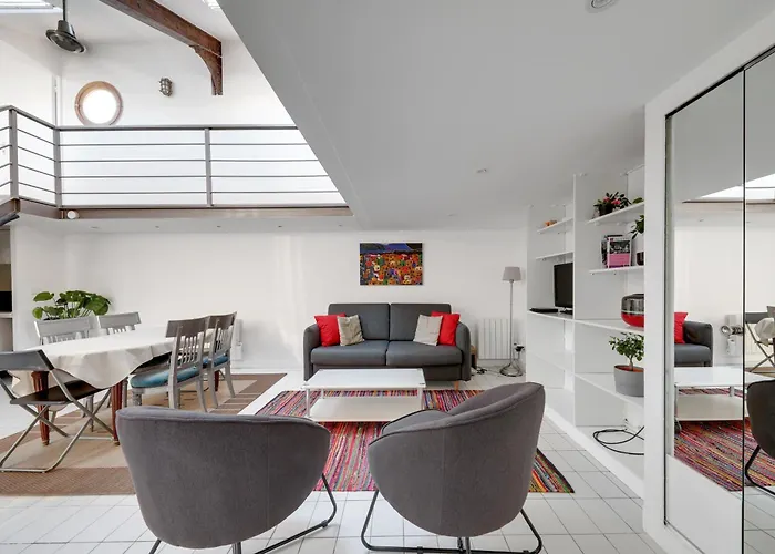 Large Luxury Loft For 6 People By Weekome