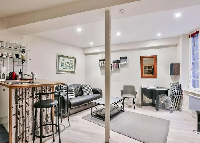 Charming 2 Bedroom Apartment In The Heart Of Paris