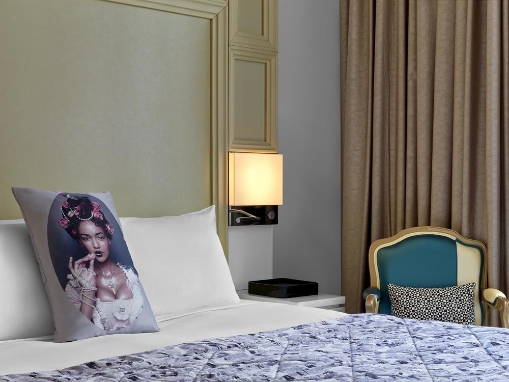 W - Opera Paris