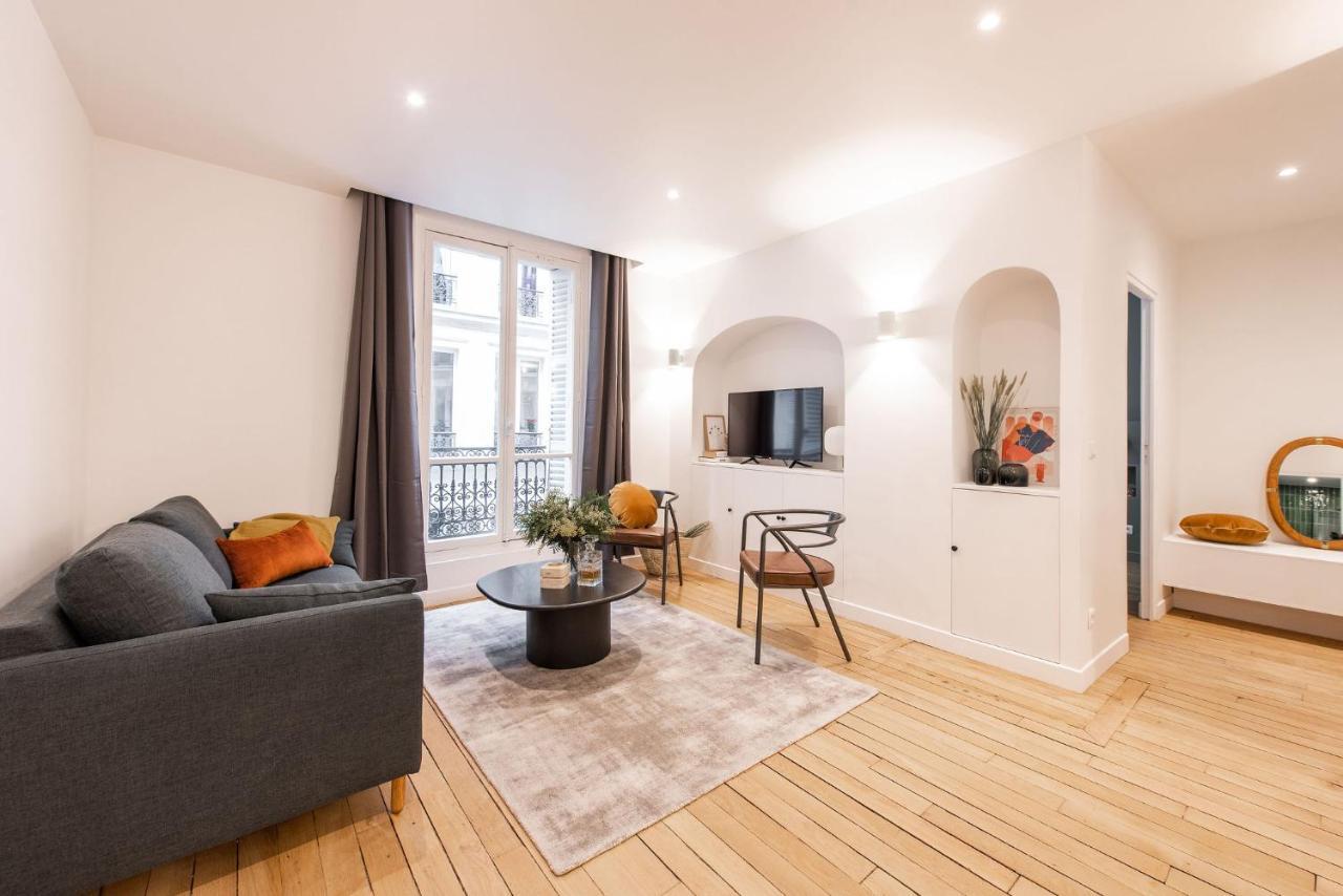 And Renovated Parisian Apartment, 6-7 Guests Apartment