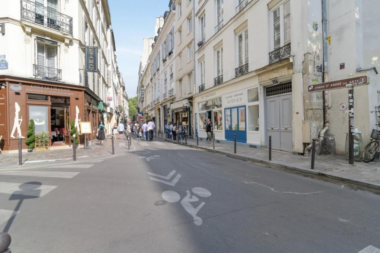 Charming 2 Bedroom In The Heart Of * Paris
