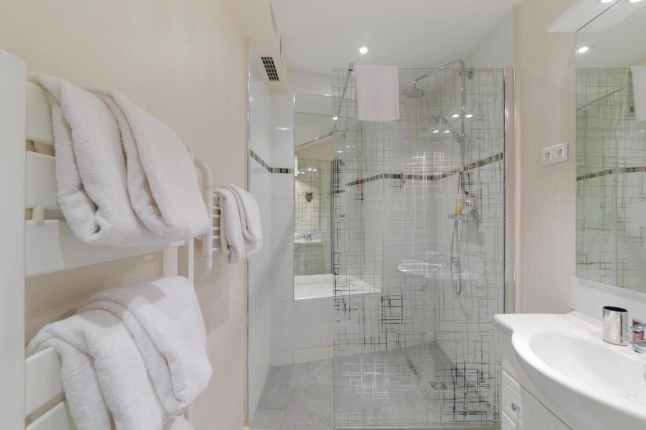 Charming 2 Bedroom In The Heart Of Paris