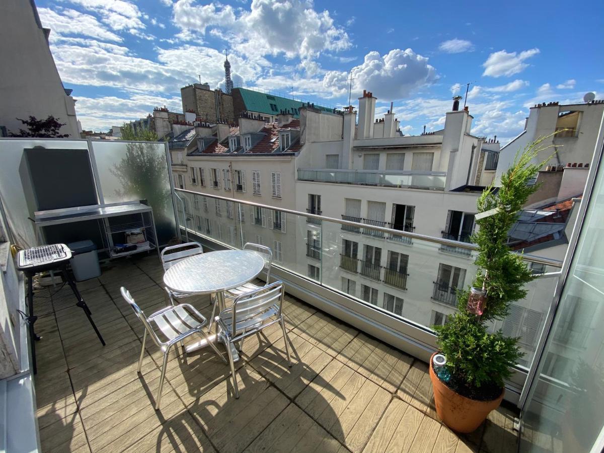 Tour Eiffel Studio Lumineux Avec Terrasse. Apartment