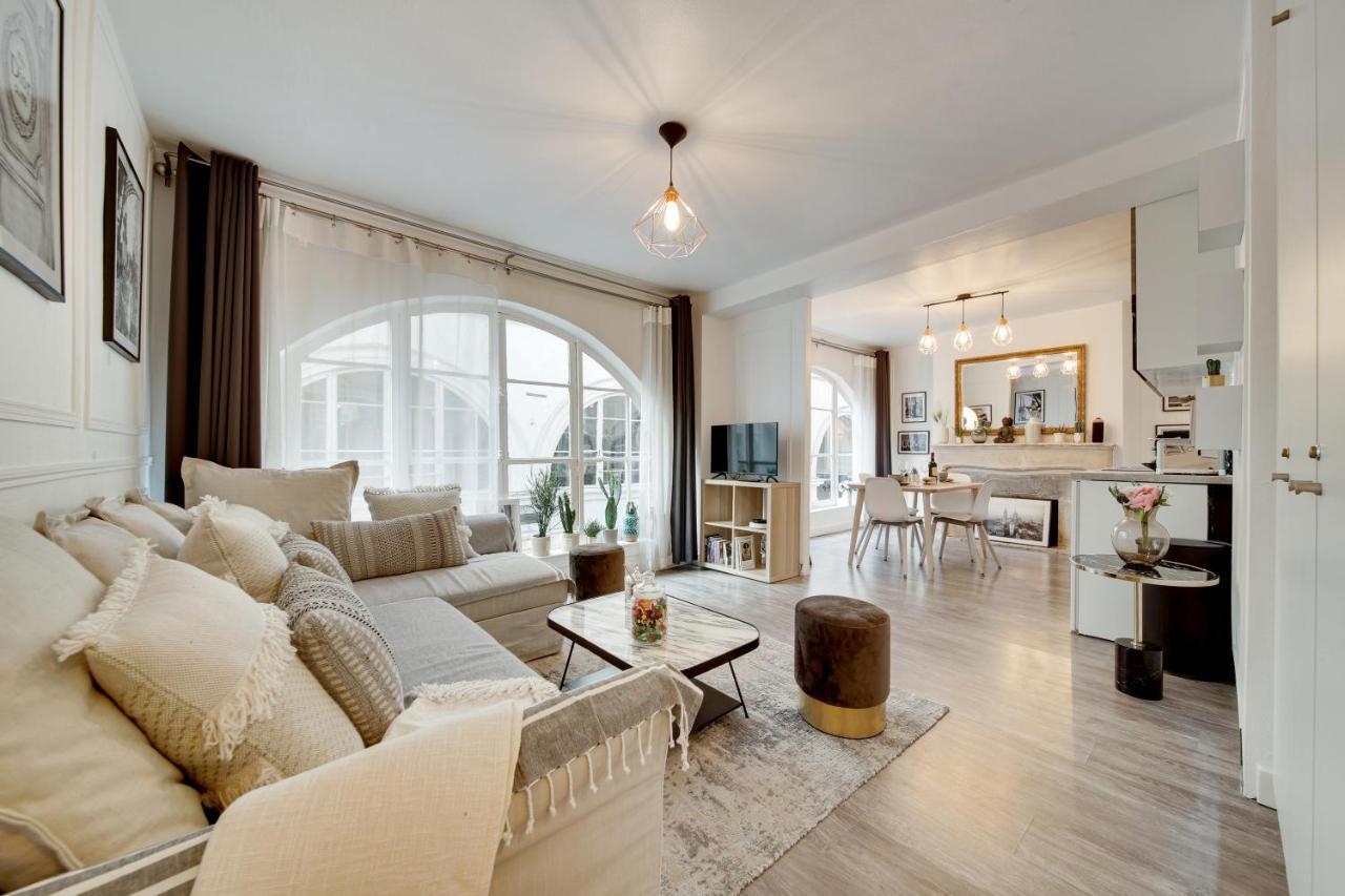 Stunning Historical Parisian Flat - Louvre Area Apartment *