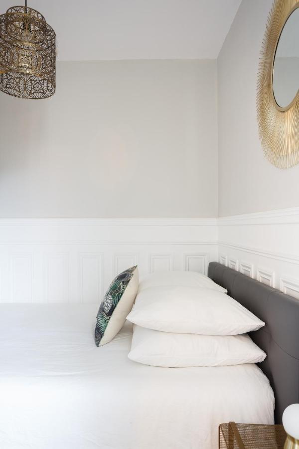 Apartment Bright And Newly Renovated 2 Bedroom Apartment, Hip & Paris, Montmartre-opera Paris
