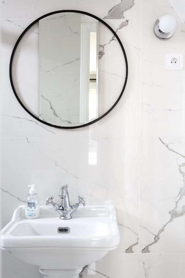 Bright And Newly Renovated 2 Bedroom Apartment, Hip & Paris, Montmartre-opera