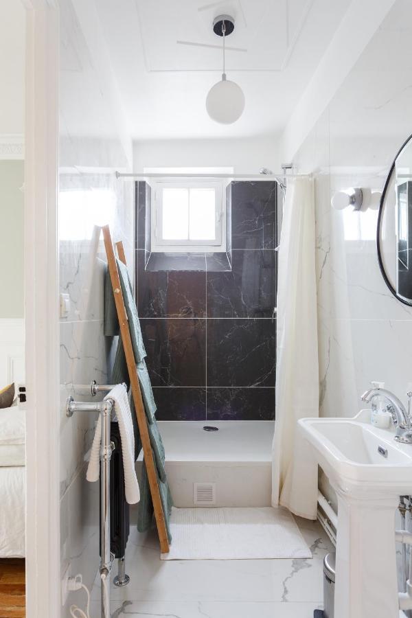 Bright And Newly Renovated 2 Bedroom Apartment, Hip & Paris, Montmartre-opera *