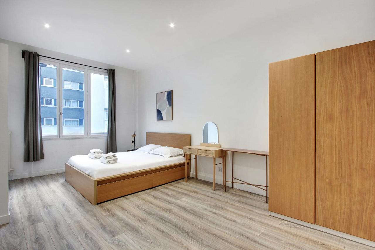 CMG - Buttes Chaumont 10P/3BR Paris