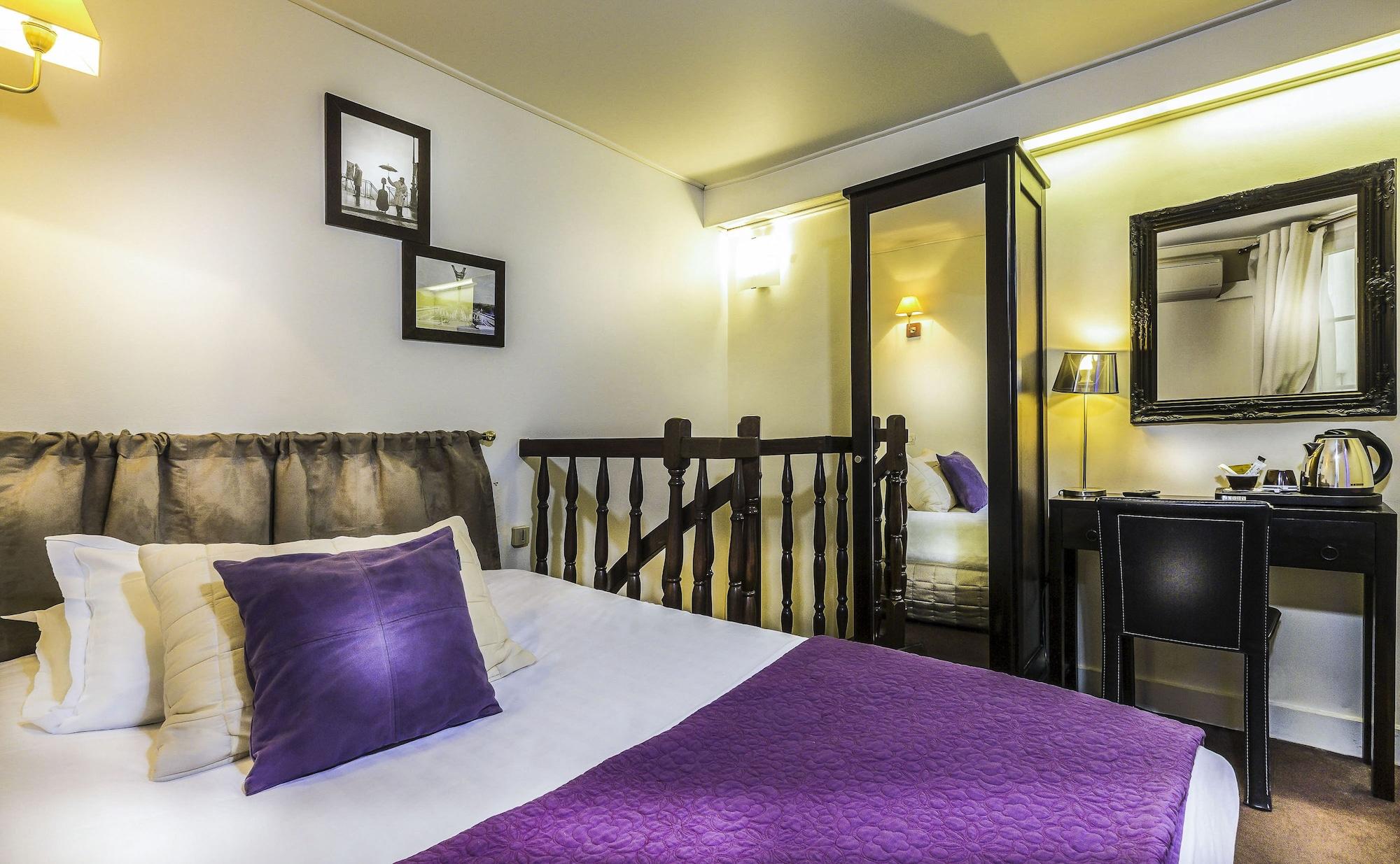Ile De France Opera Hotel