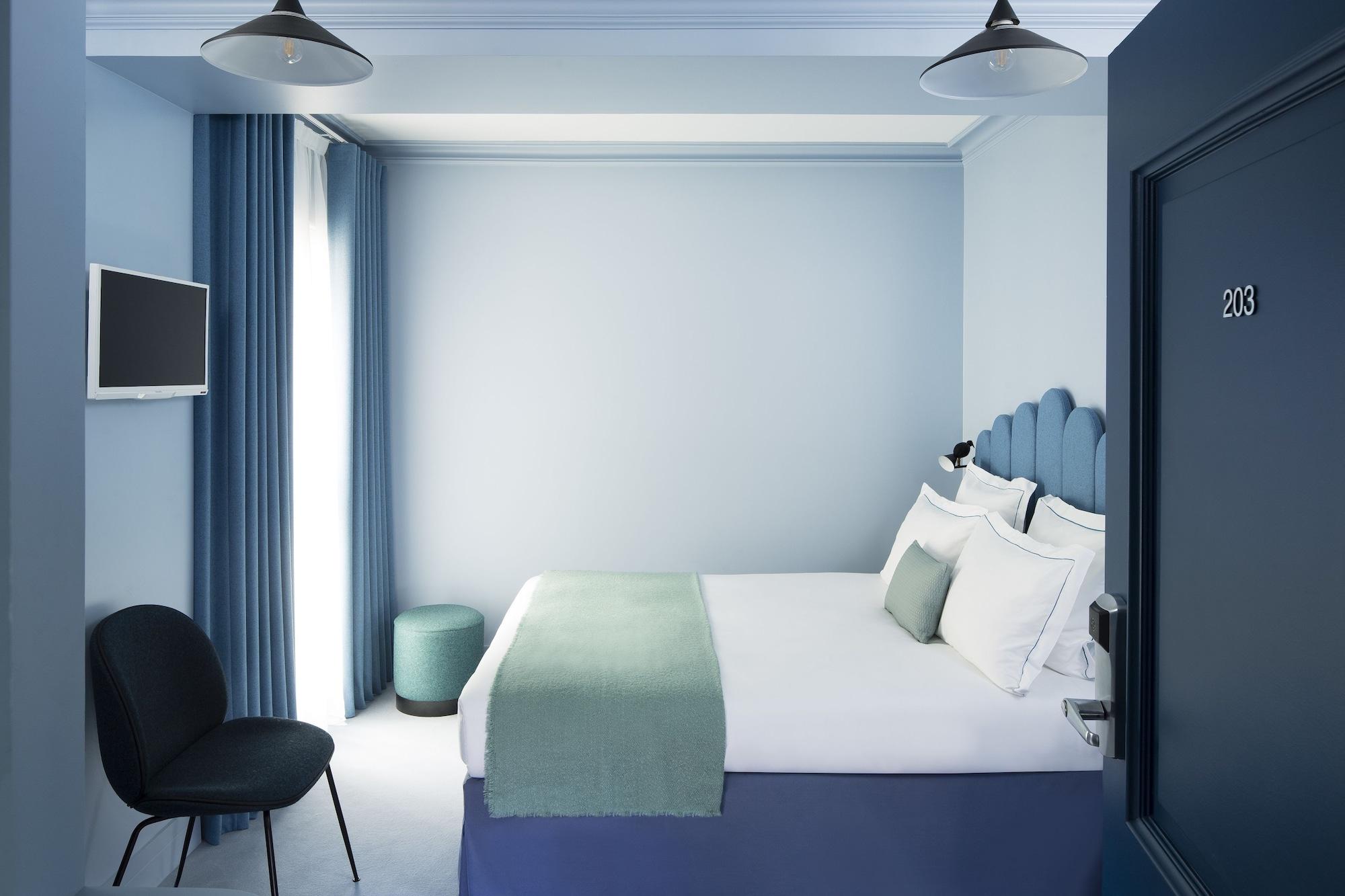 Hotel Celeste Batignolles Montmartre Paris