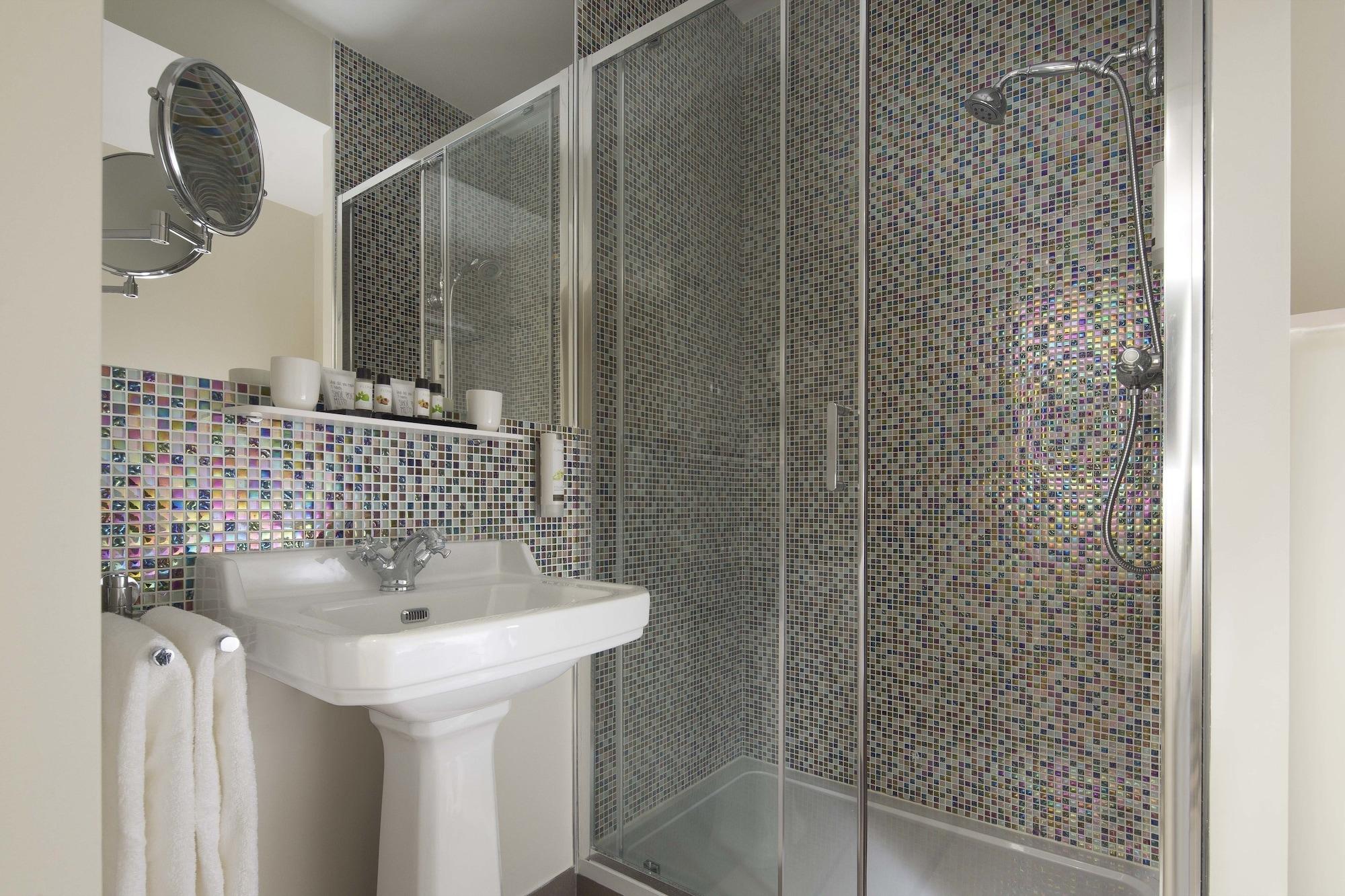 Celeste Batignolles Montmartre Hotel 4*