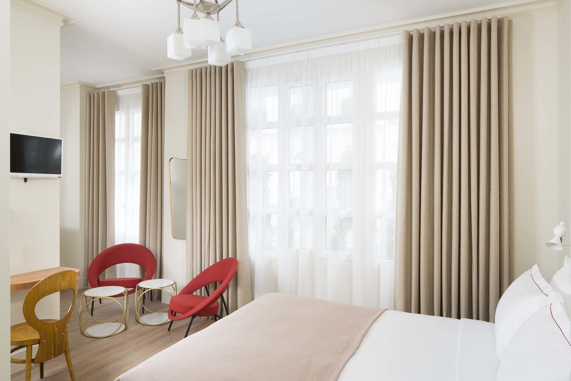 Hotel Celeste Batignolles Montmartre 4*