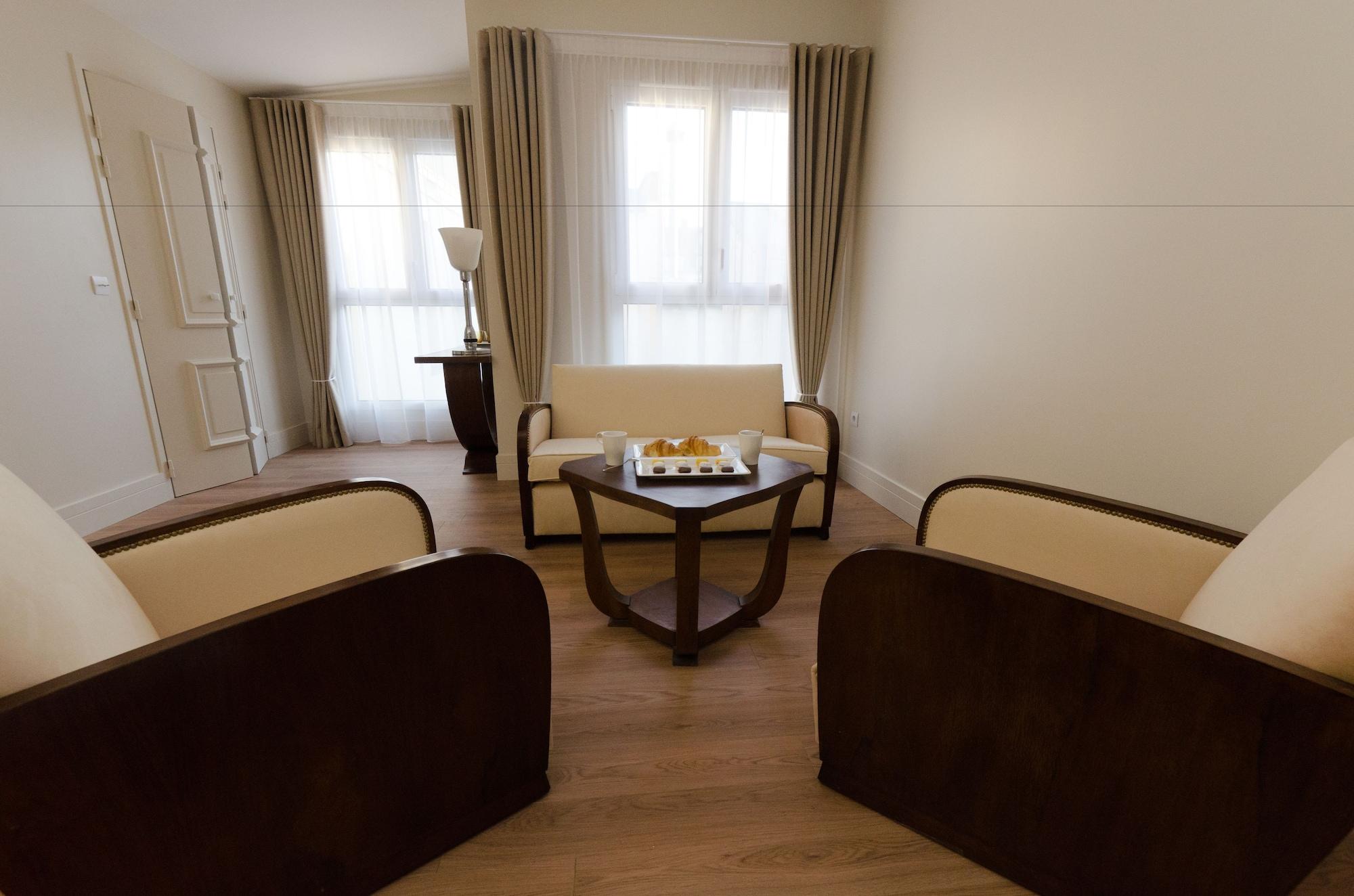Hotel Celeste Batignolles Montmartre