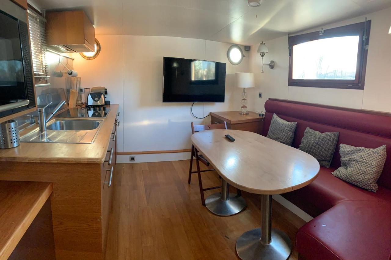 Sur Péniche à Bagatelle Appartement