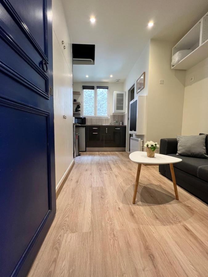 Studio Neuf Entierement Equipe Et Bien Situe. Apartment Paris