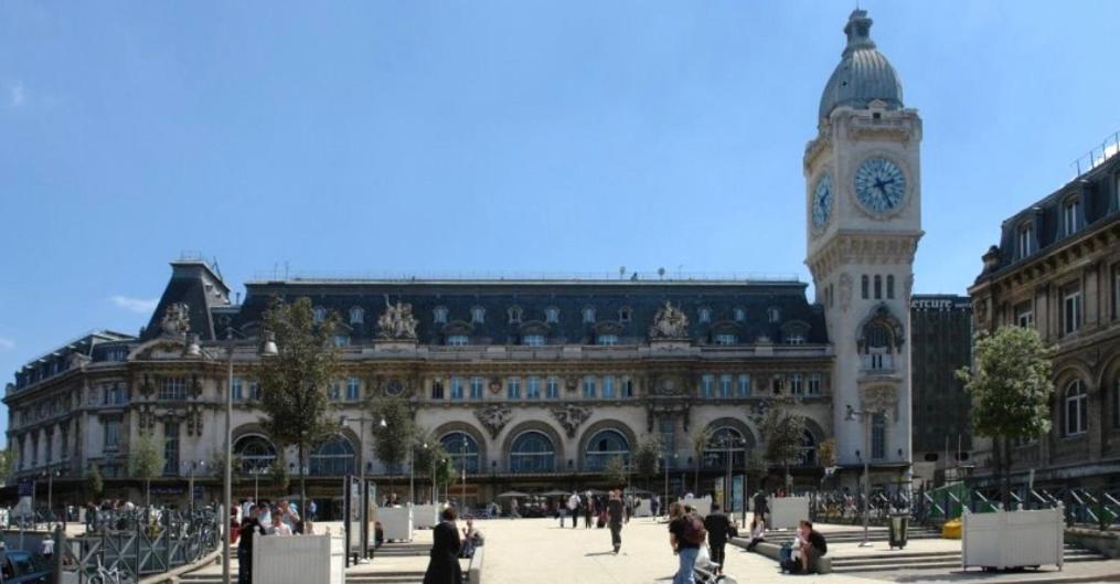Apartment Studio Neuf Entierement Equipe Et Bien Situe. Paris