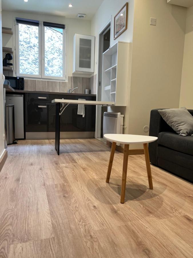 Apartment Studio Neuf Entierement Equipe Et Bien Situe. *
