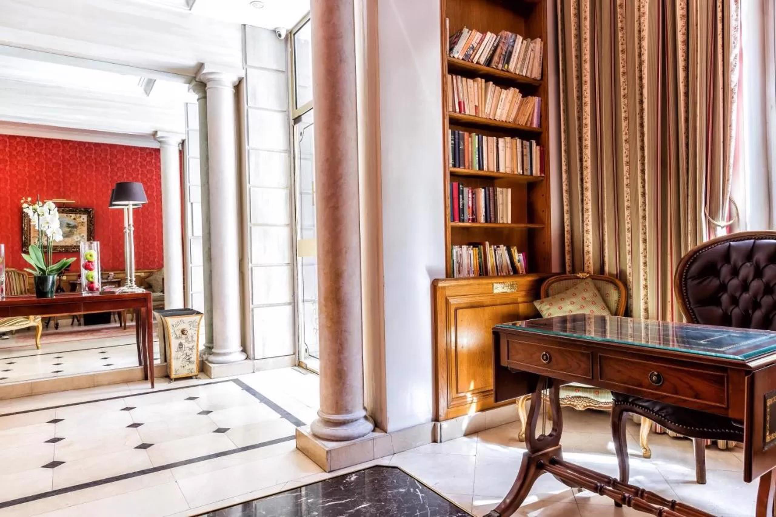 Le Regence Hotel