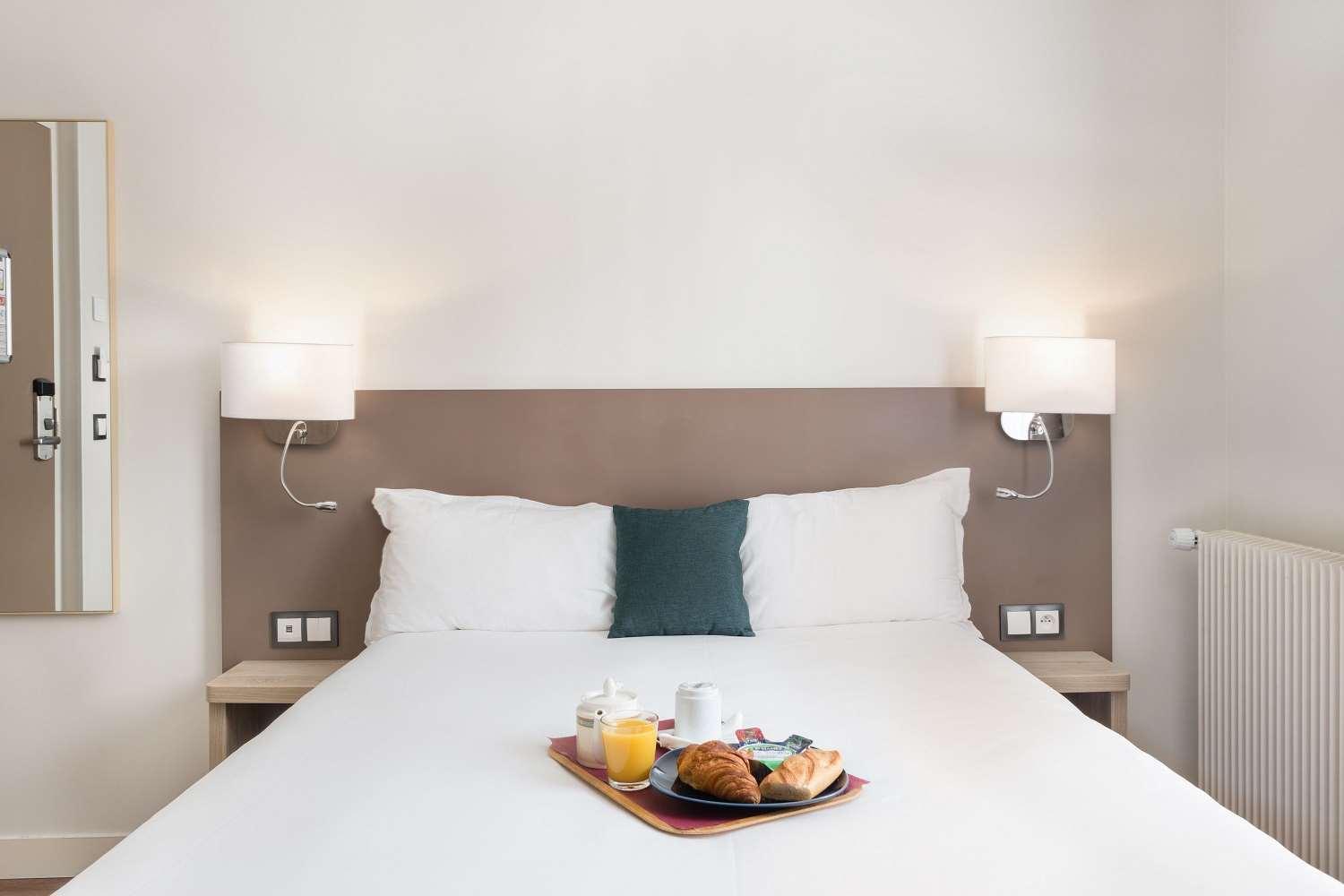 Hotel Courcelles Médéric Paris