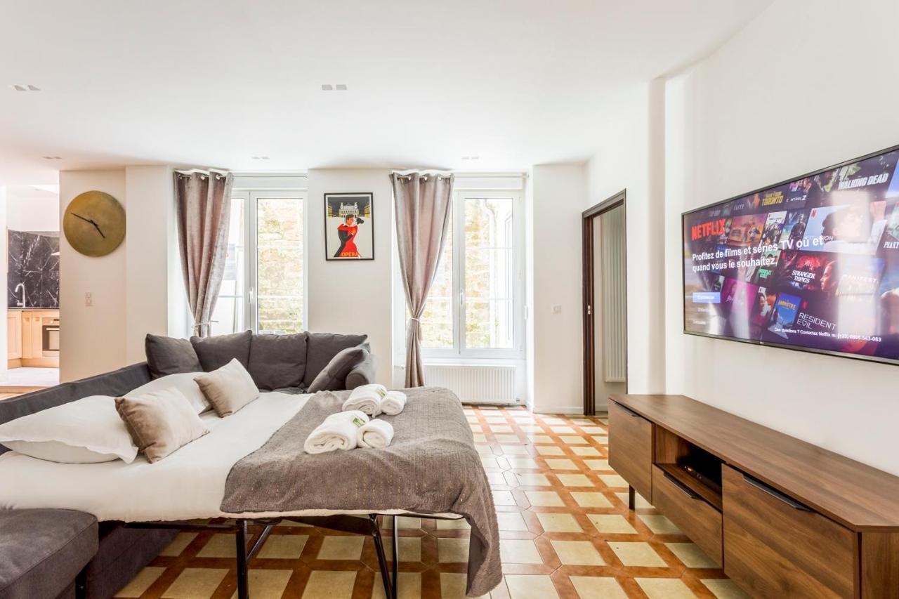 180 Eden, Luxury At Sacre Coeur Apartment *