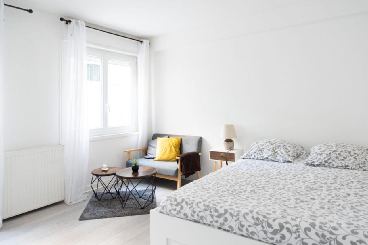 Spacious In The Center Of Montmartre Apartment Paris