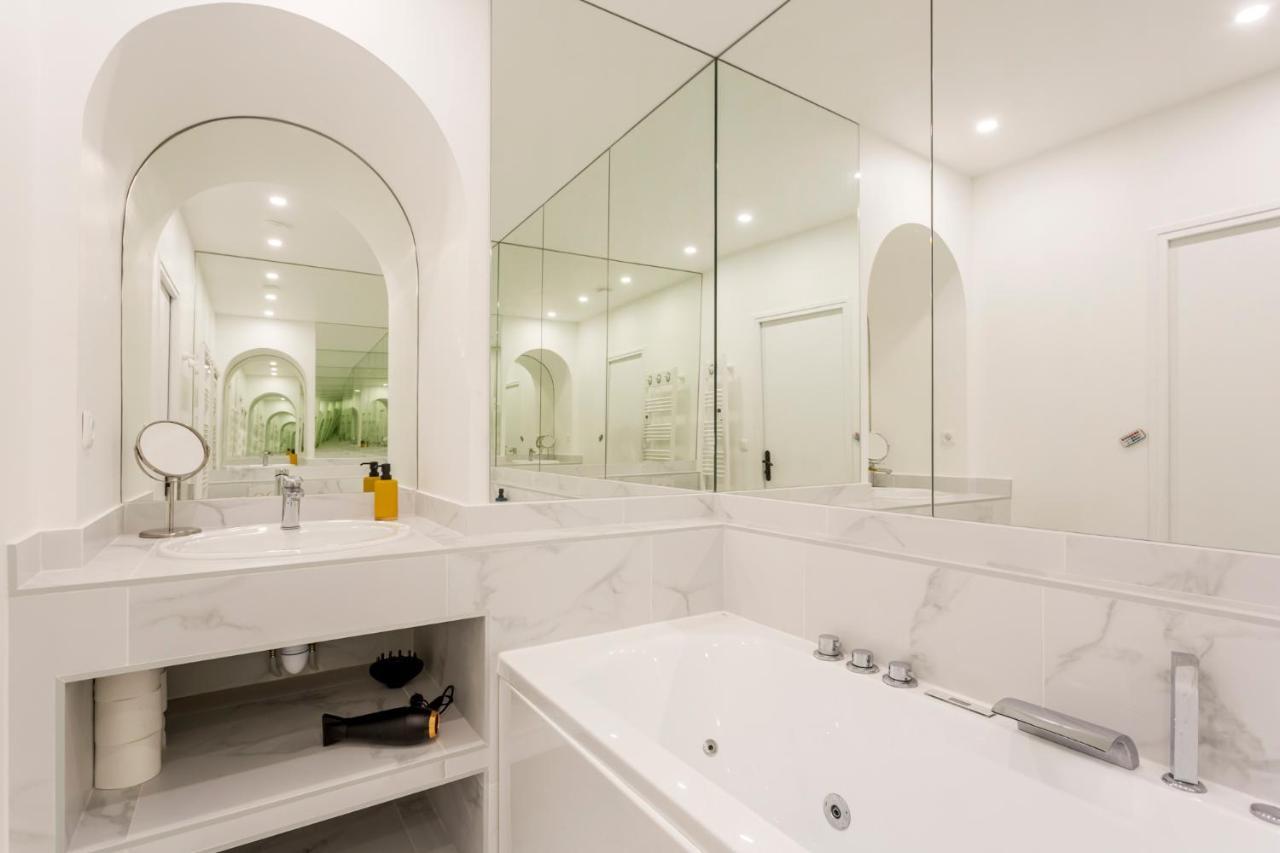 Relais Cocorico 2 Bedrooms With Ac, 2 Bathrooms, 8 Min Eiffel Tower Apartment *