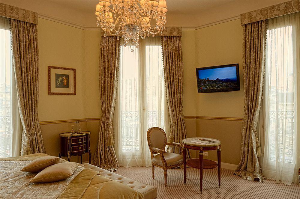 Claridge Hotel 4*
