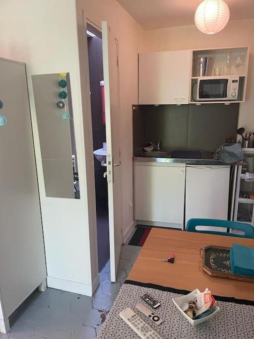 Appartement Charmant Studio Sous Les Toits De *