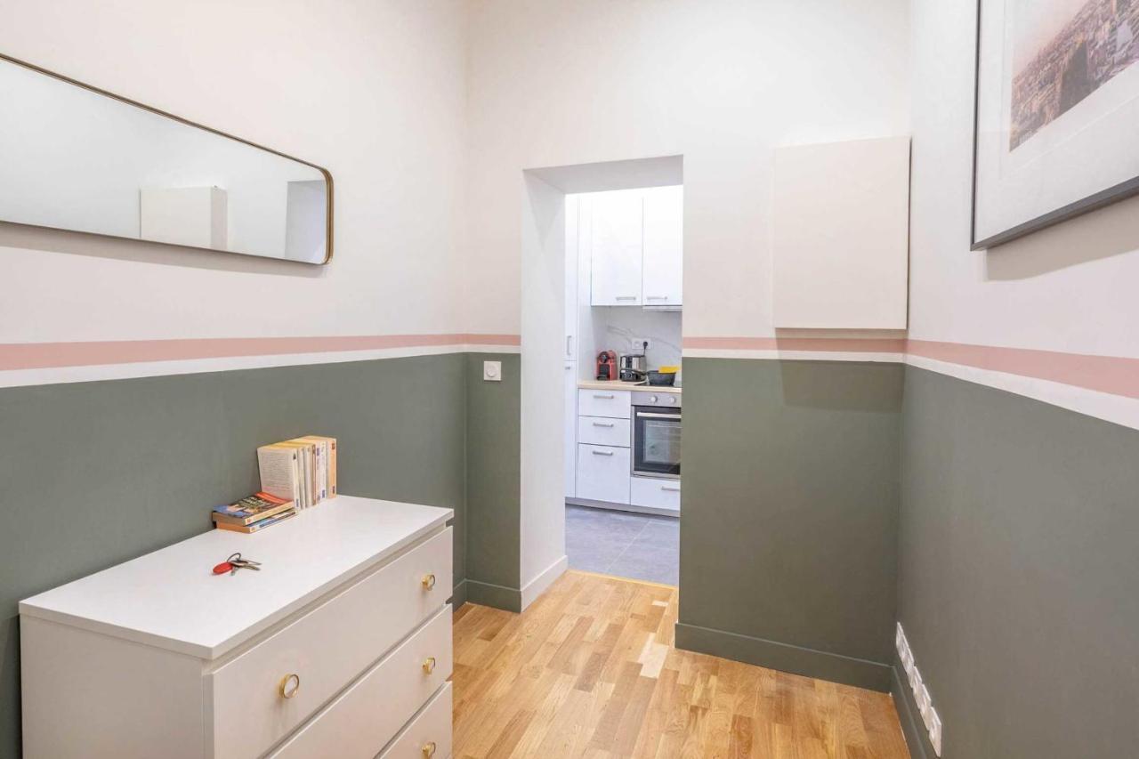 Charming In The Heart Of Belleville Appartement Paris