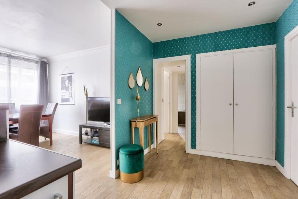Beautiful Bright Parisian Near Bercy Apartment Paris