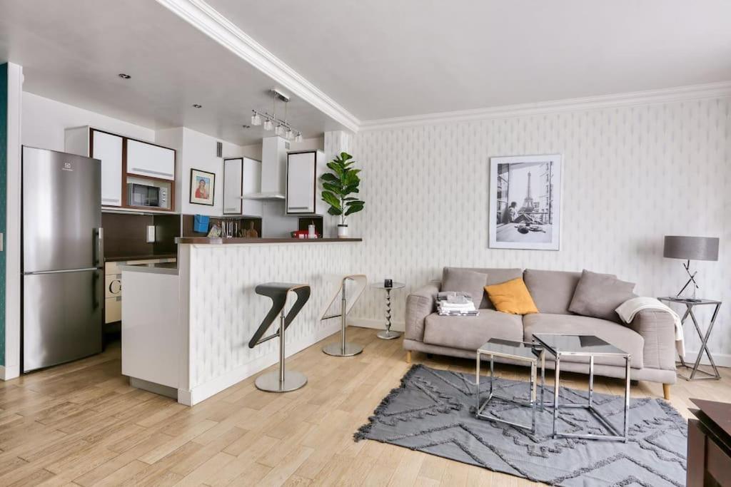 Apartment Beautiful Bright Parisian Near Bercy