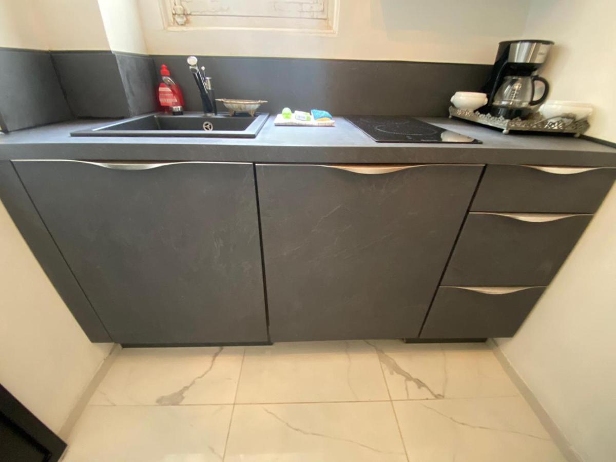 Studio Vaugirard Apartment *