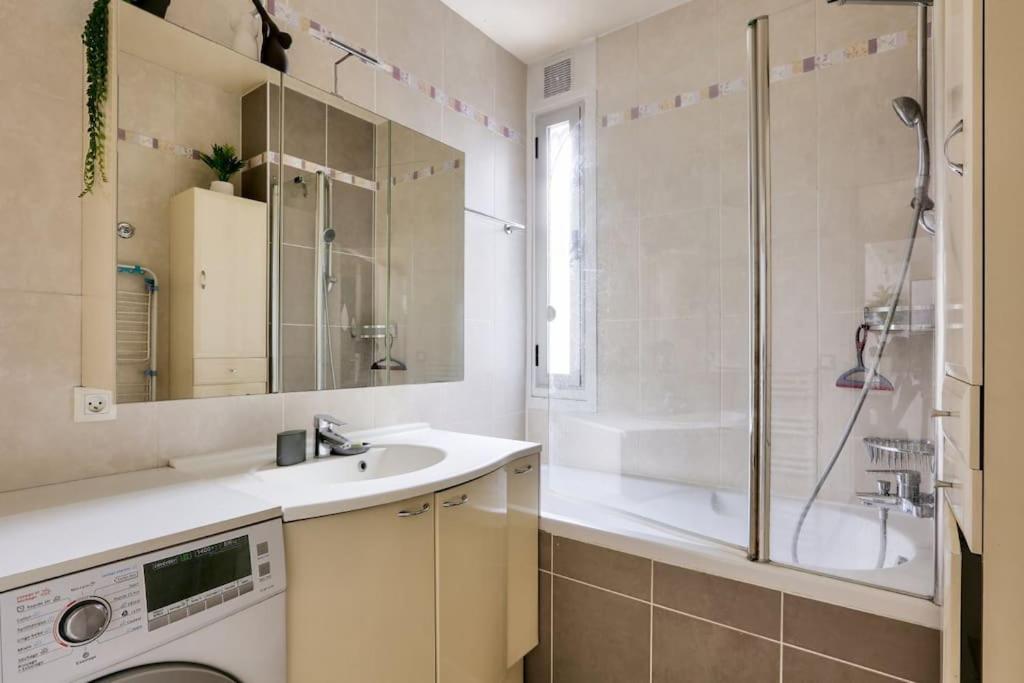 Beautiful Bright Parisian Near Bercy Apartment *