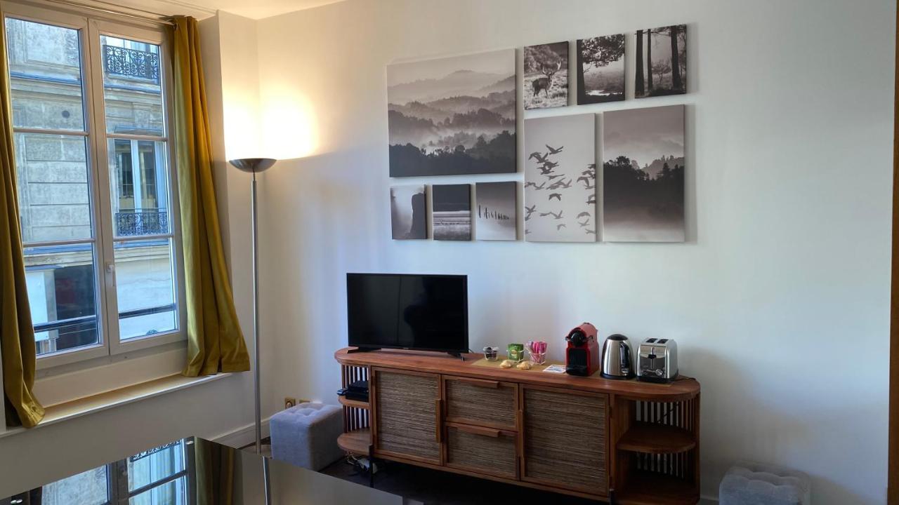 Apartment Marais Joli Deux Pieces Paris