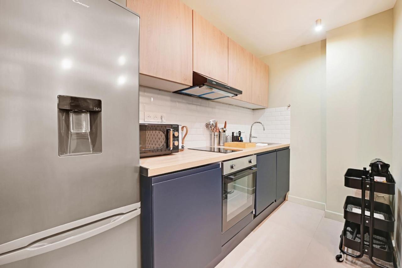 Superb 4 People Center Of Apartment