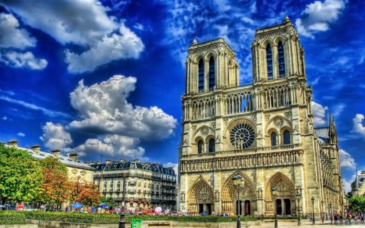 Notre-dame Familial Apartment