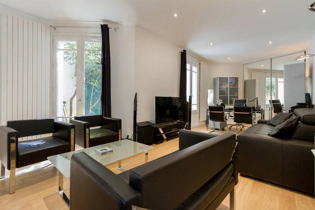 Luxury Flat With Patio Garden Paris