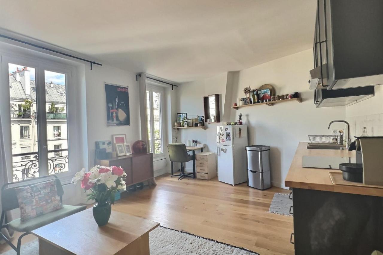 Bright 34 M Ideally Located In Apartment Paris