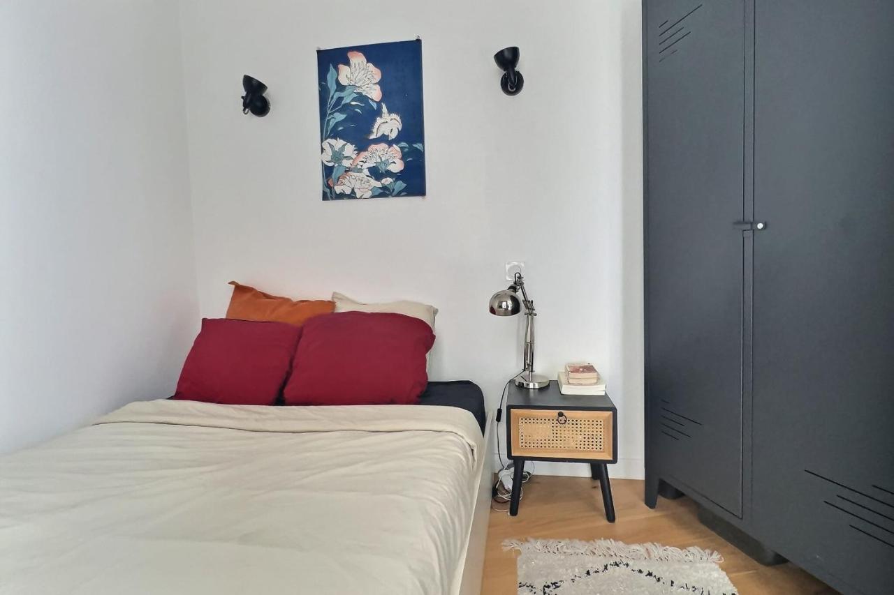 Bright 34 M Ideally Located In Apartment *