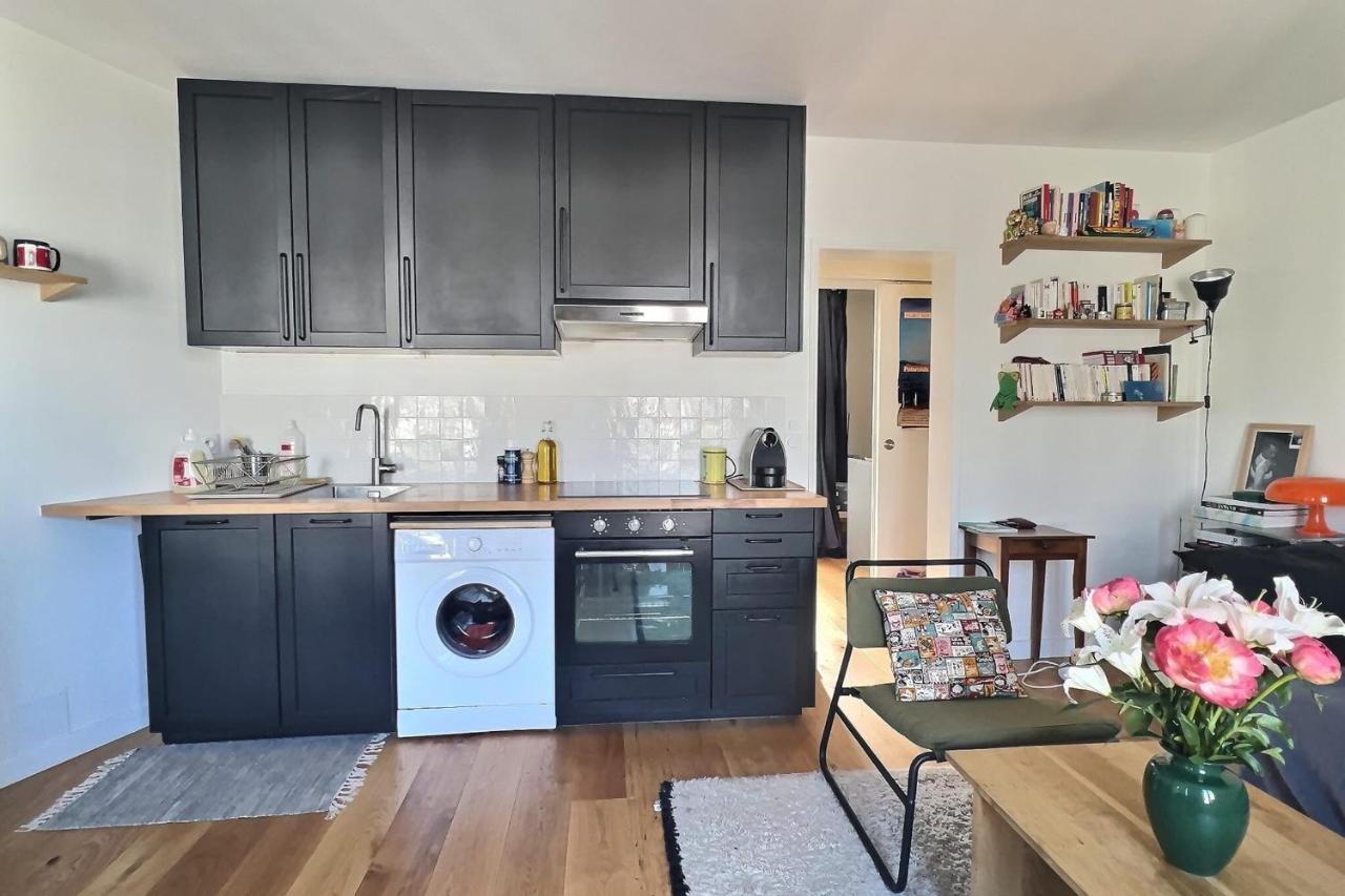 Apartment Bright 34 M Ideally Located In Paris