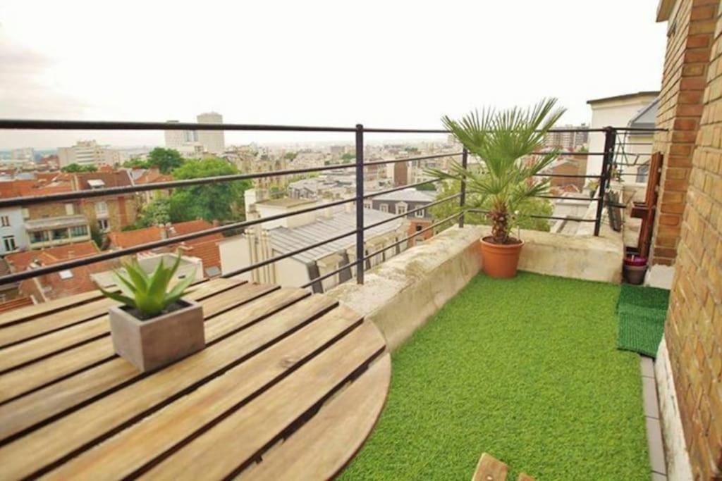 Studio Avec Terrasse Agreable, Metro Paris20 Appartement