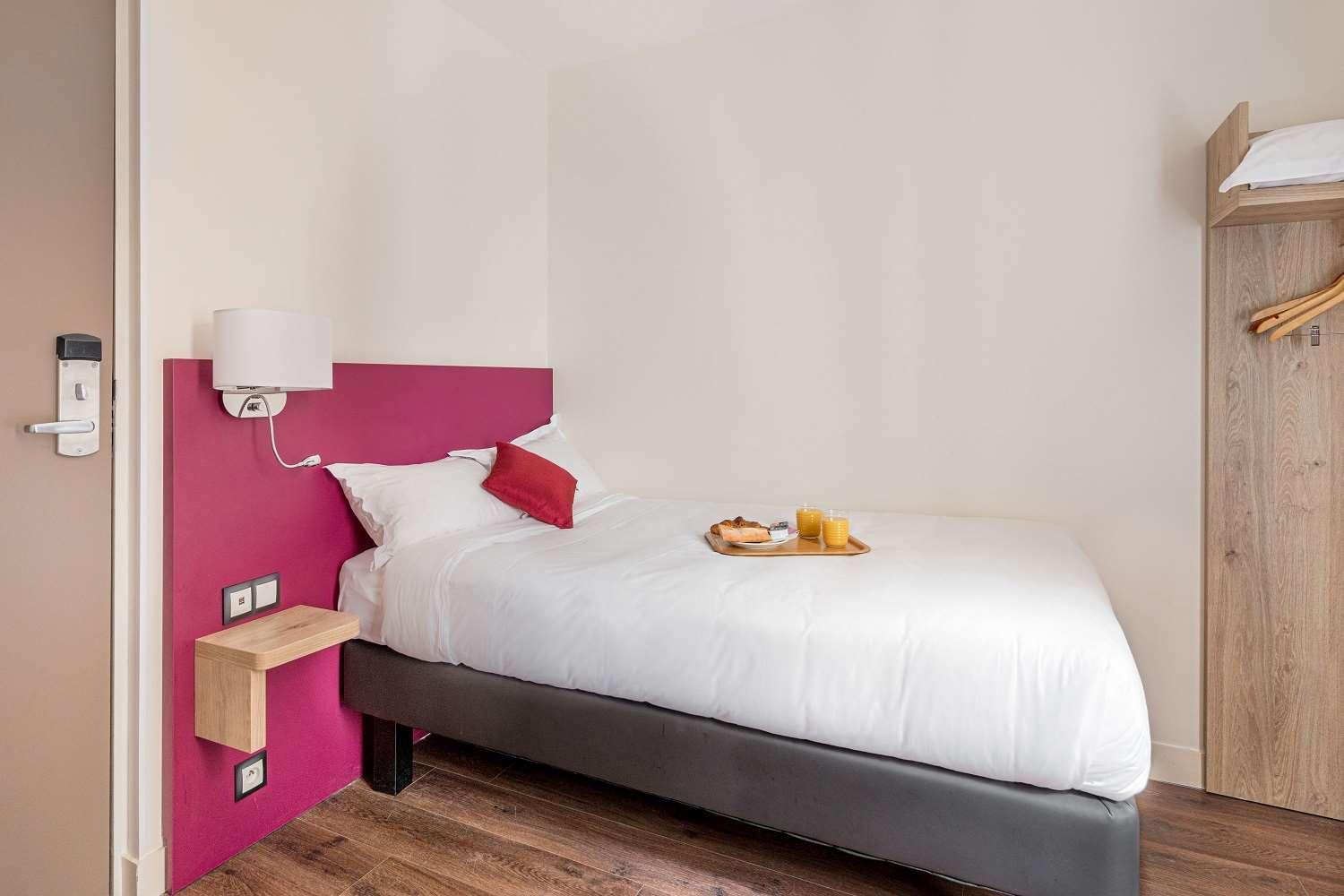 Hotel Courcelles Médéric 3*