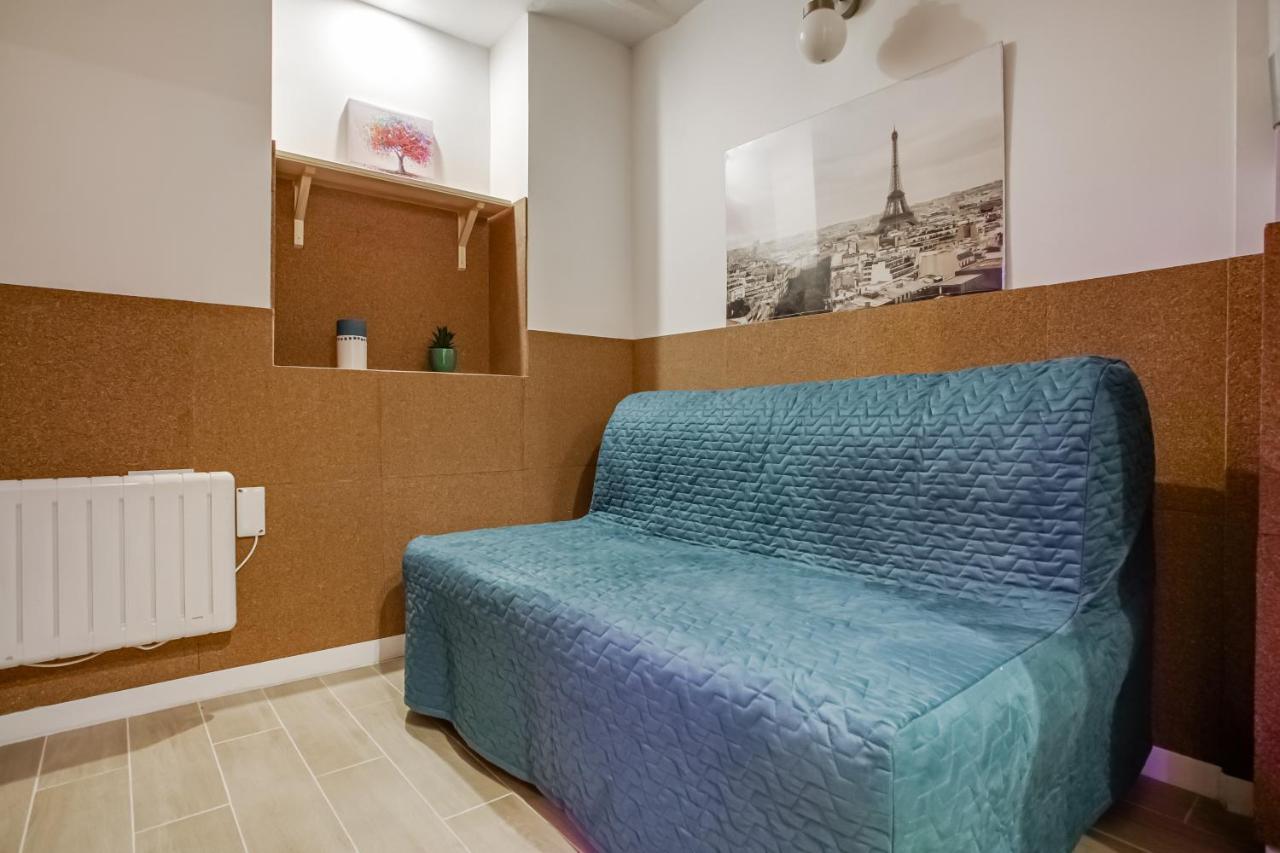 Tiny Duplex With Sauna In The 11 Appartement Paris