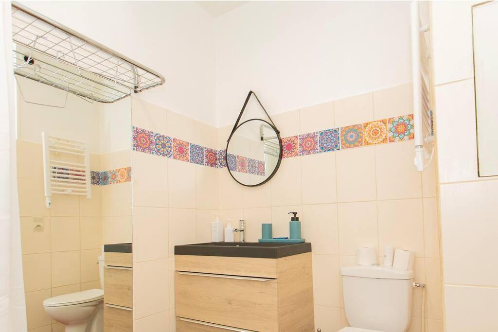 Trois Pieces Au Coeur De Montmartre Apartment Paris