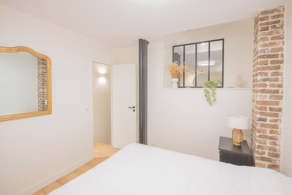 Part Of Saint-germain-des Pres / 3 Bedrooms Apartment Paris