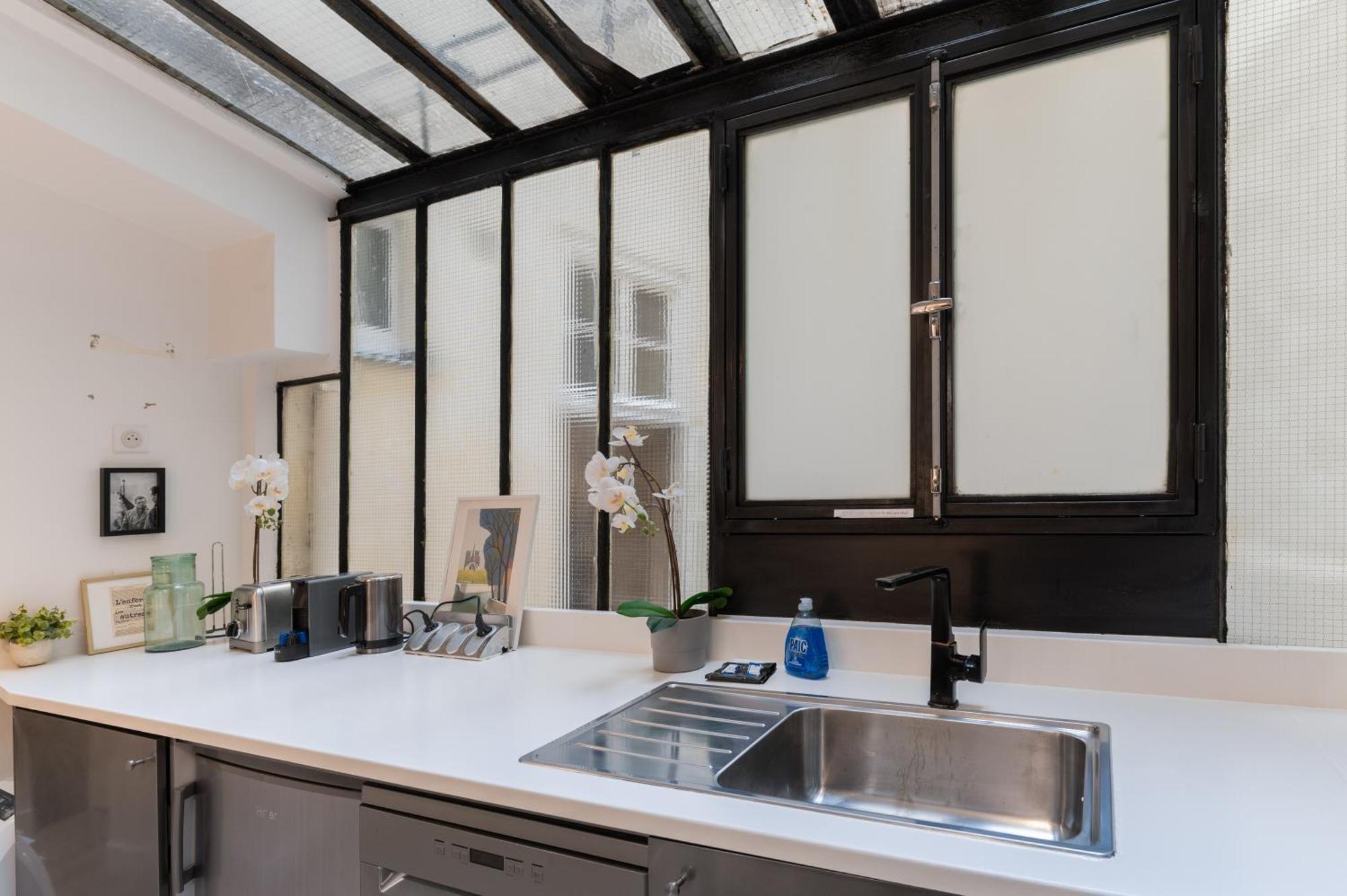 Appartement St Germain Sartre Chicsuites Paris