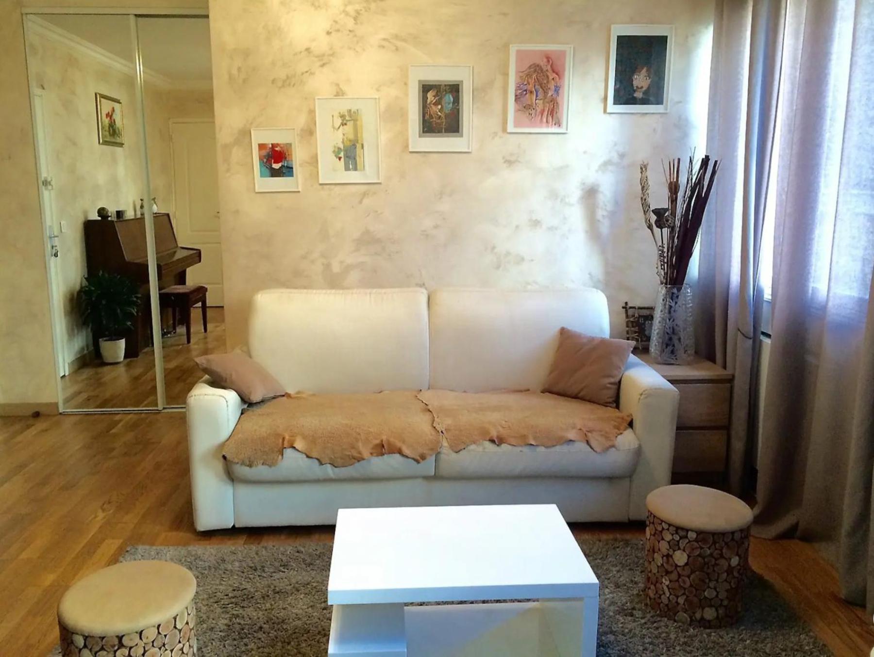 2 Pieces Lumineux Et Calme A Appartement