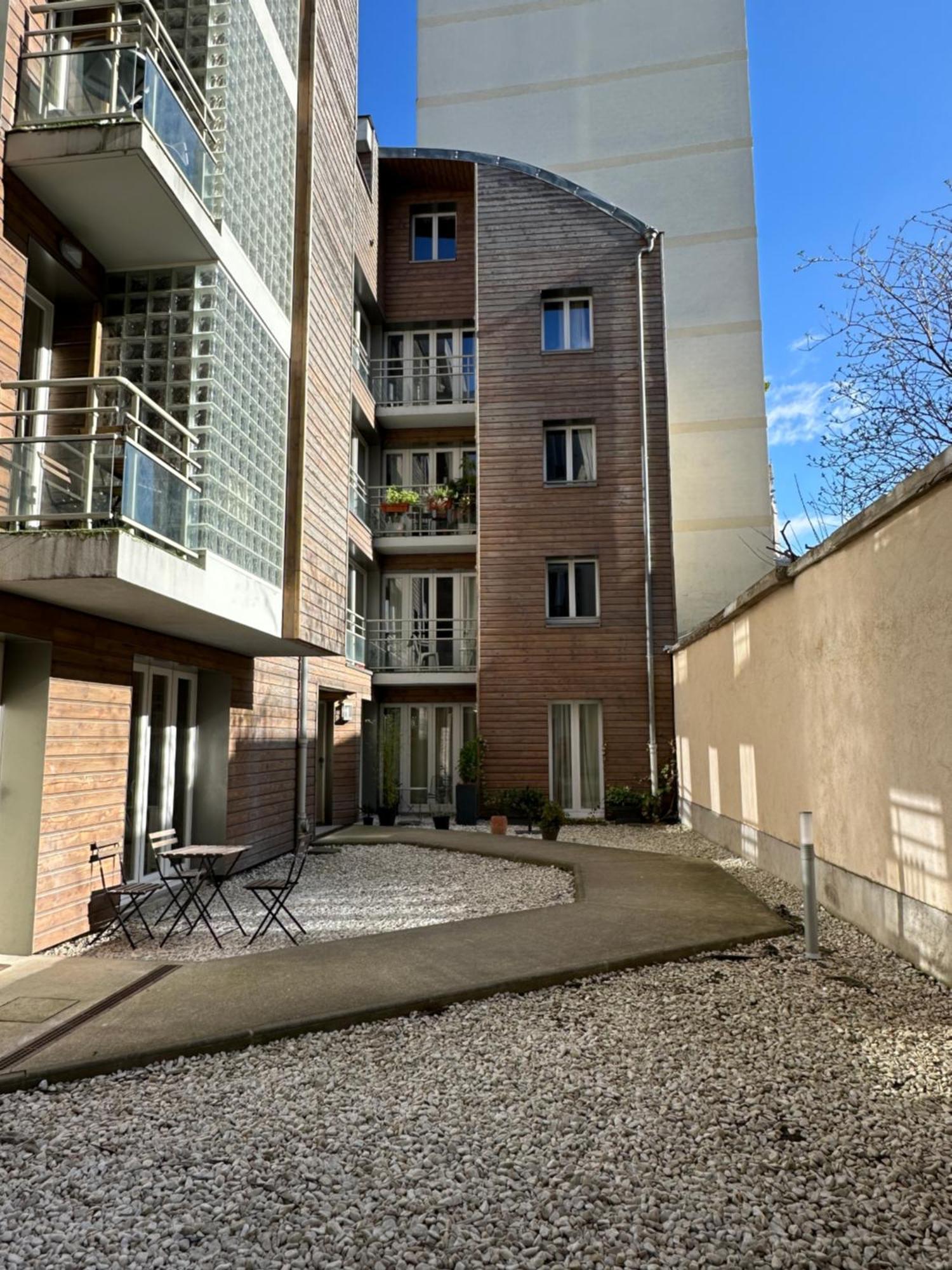 - Buttes Chaumont's Park -entire Flats * Paris