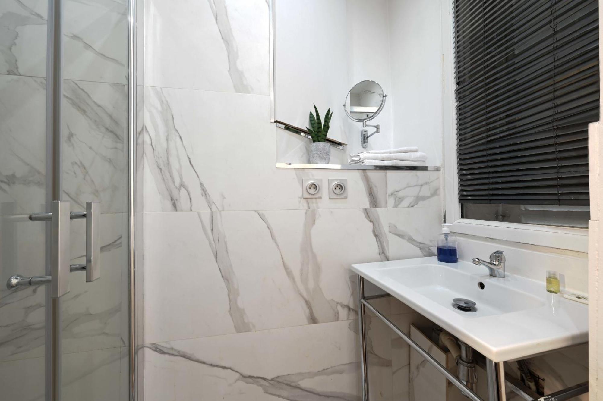 Apartment Fabulous Comfortable Studio With Updated Finishes And Design Next To Champ De Mars