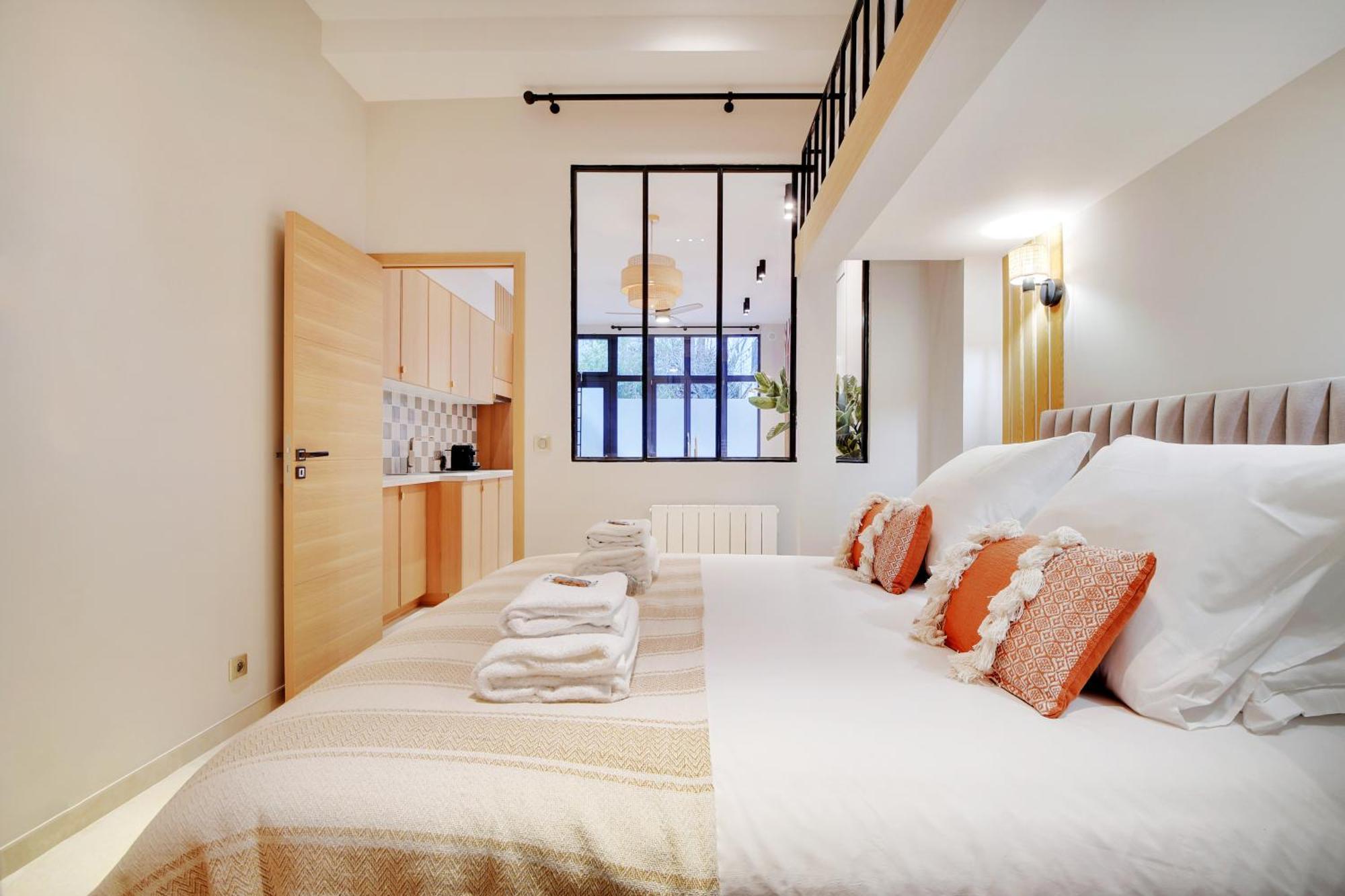 Superbe Appartement- 7p- Sacre Coeur Ramey I Paris